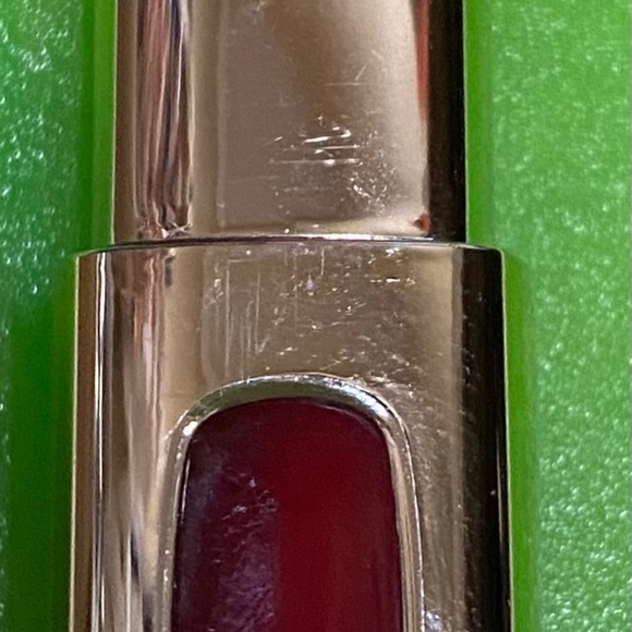 L'OREAL Colour Riche Extraordinaire Lip Color, Ruby Opera 304 and Coral Encore 2 - Picture 6 of 12